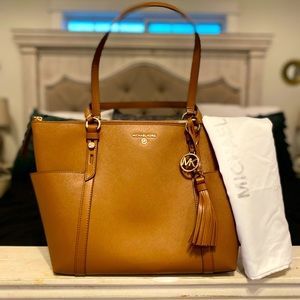 Charlotte Large Saffiano Leather Top-Zip Tote Bag in Luggage
